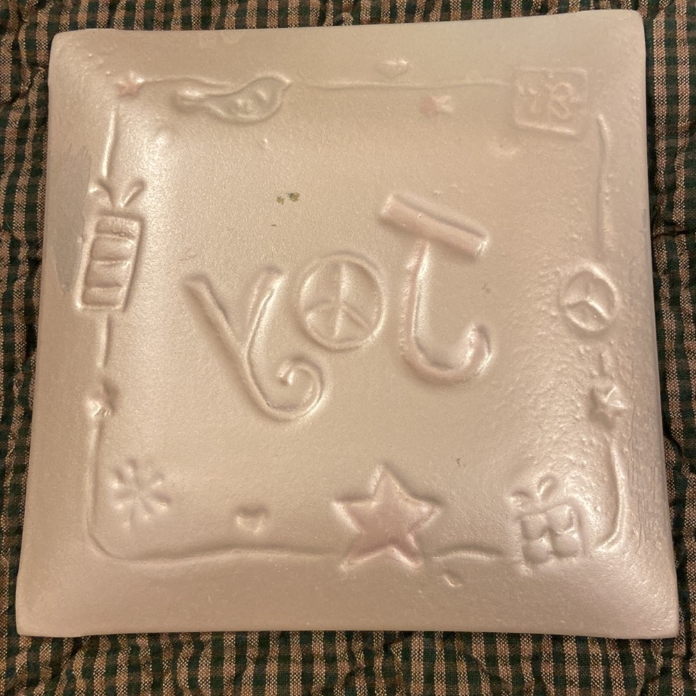 Set of 3 Holiday Plates LOVE HOPE JOY - Picture 5 of 10